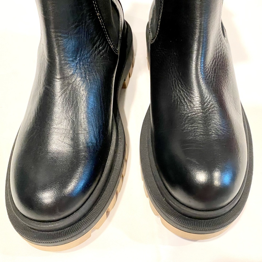 NWOT — Carvela Leather Ankle Boots with Pull Tabs Size 7 (38 eu) - Picture 5 of 11